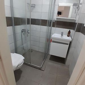 Pokój z dwoma pojedynczymi łóżkami